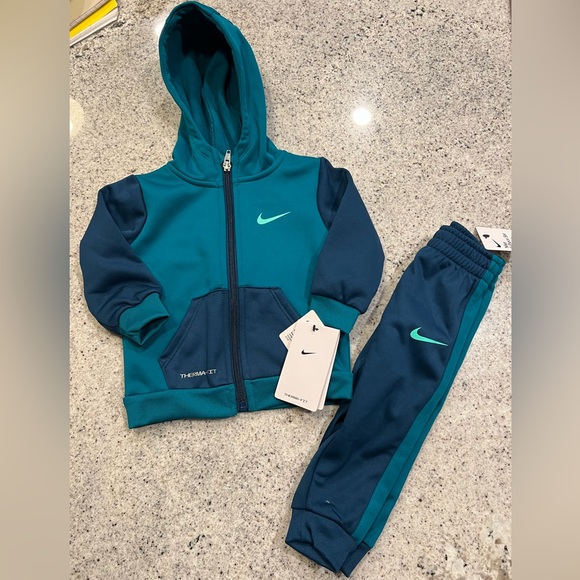 NEW! Nike Outfit Baby Boy 12 months